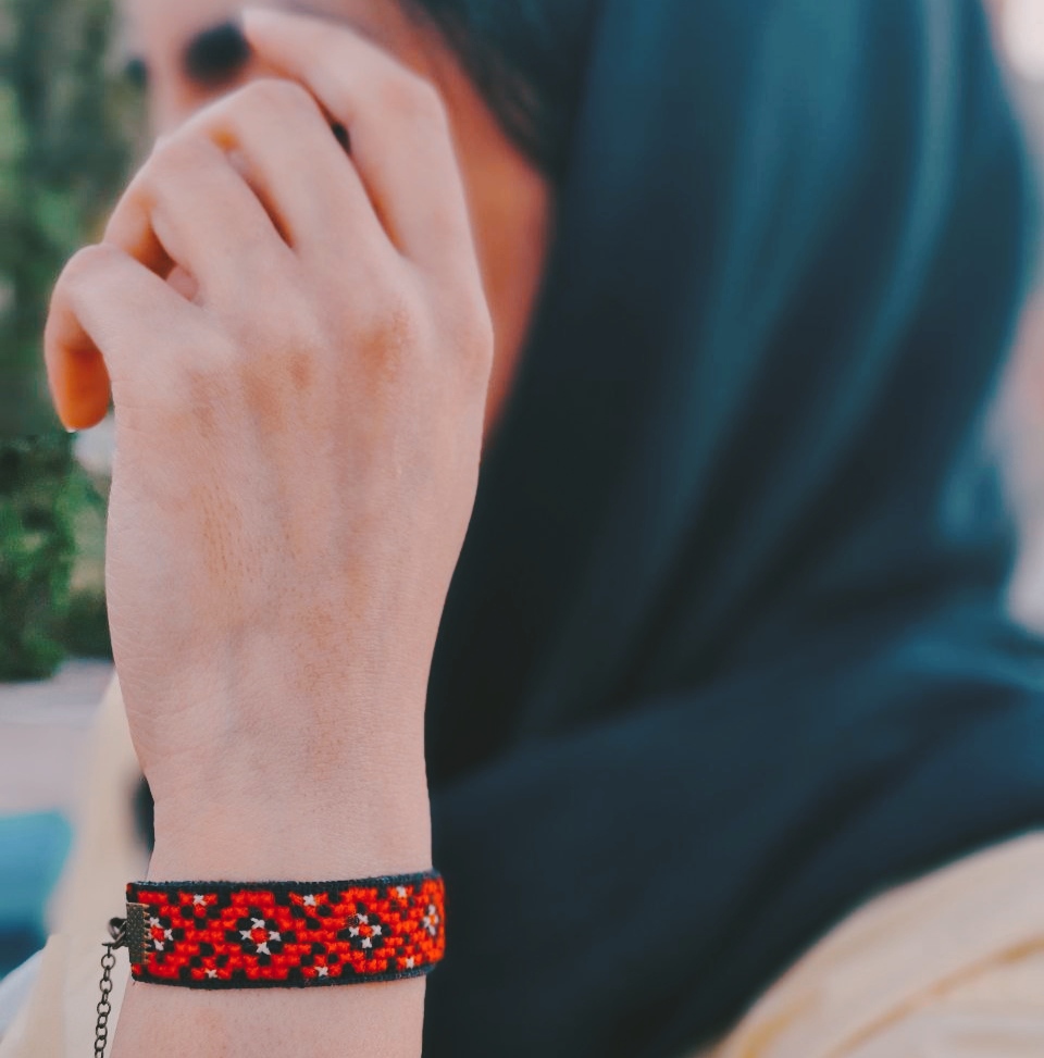 خرید آنلاین دستبند سوزن دوزی